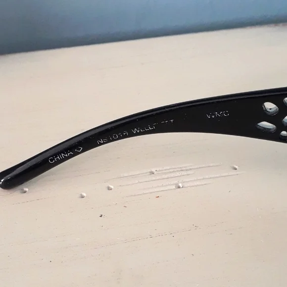 Solar Accents Wellfleet Black Sunglasses with silver accents ❤️ - Picture 8 of 8